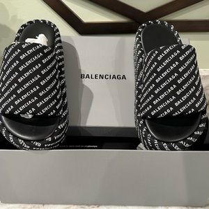 Balenciaga Rise slide size 36